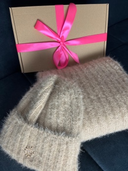BOX PREZENTOWY KOMPLET czapka i szal Beżowy