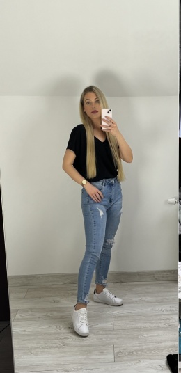 T-shirt koszulka klasyczna czarna z dekoltem V